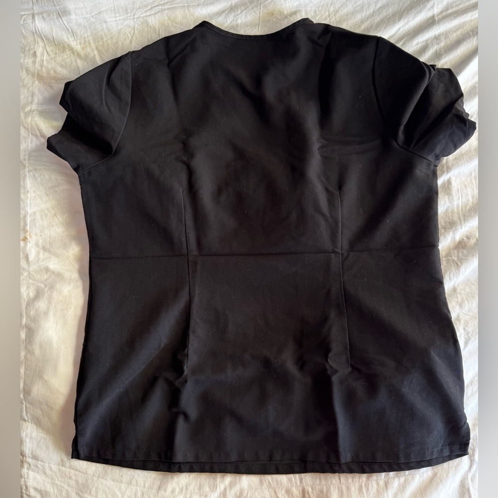Figs Women's Scrub Set - Casma Top XL / Zamora Jogger XL - BLACK - Picture 11 of 16